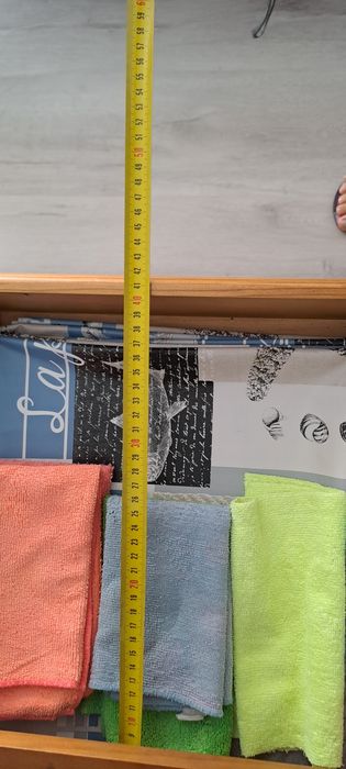 Vendo comoda em pinho mel