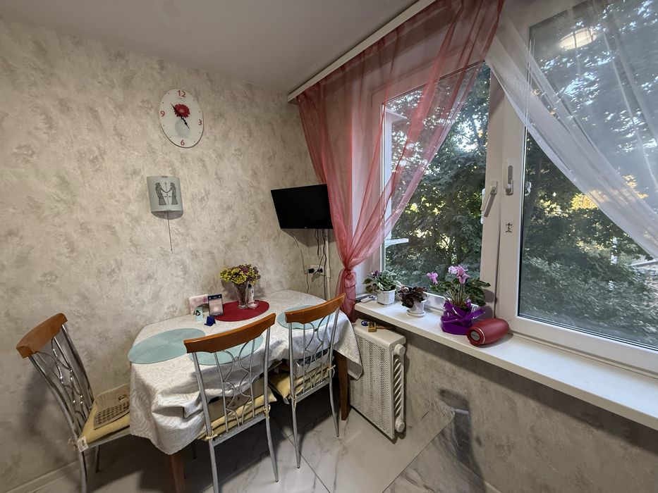 ПРОДАМ 2 кімнатну квартиру в ЦЕНТРІ МІСТА