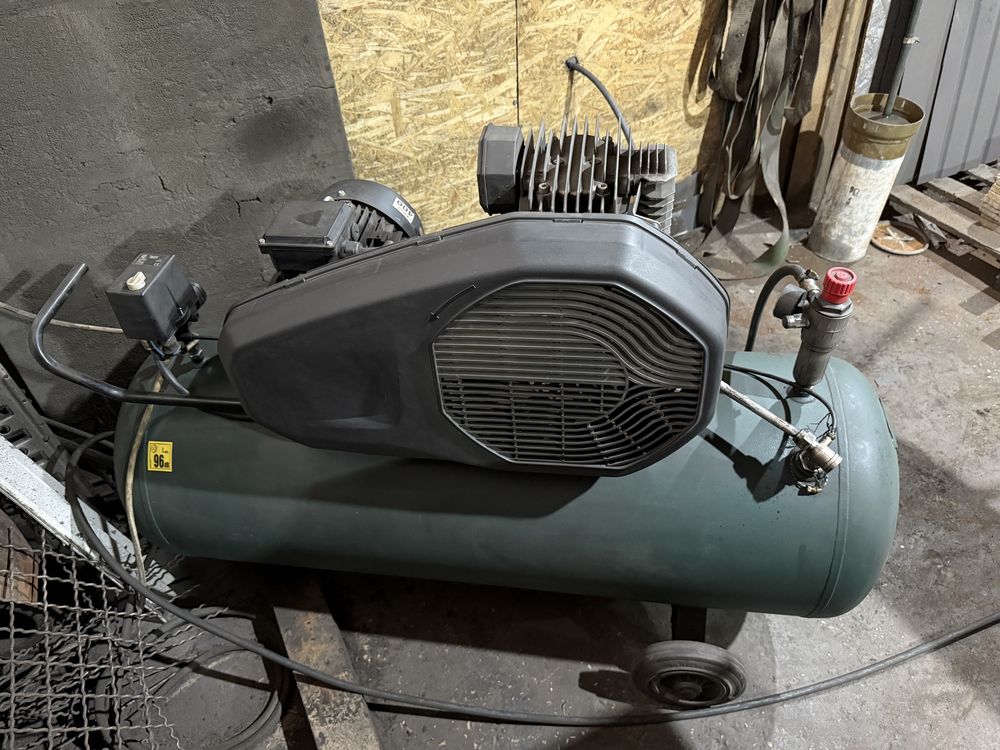 Компрессор Metabo Mega 520-200 D