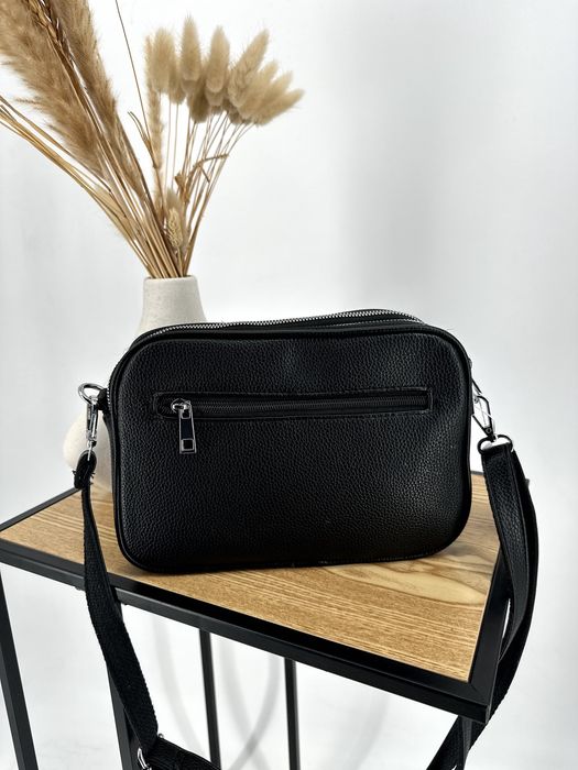 Nowa torebka damska 3 zamki , listonoszka