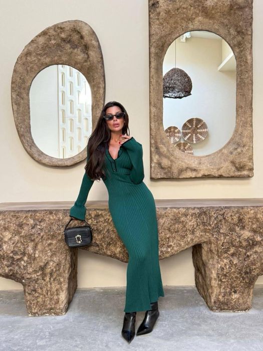 Сукня поло міді з трикотажу