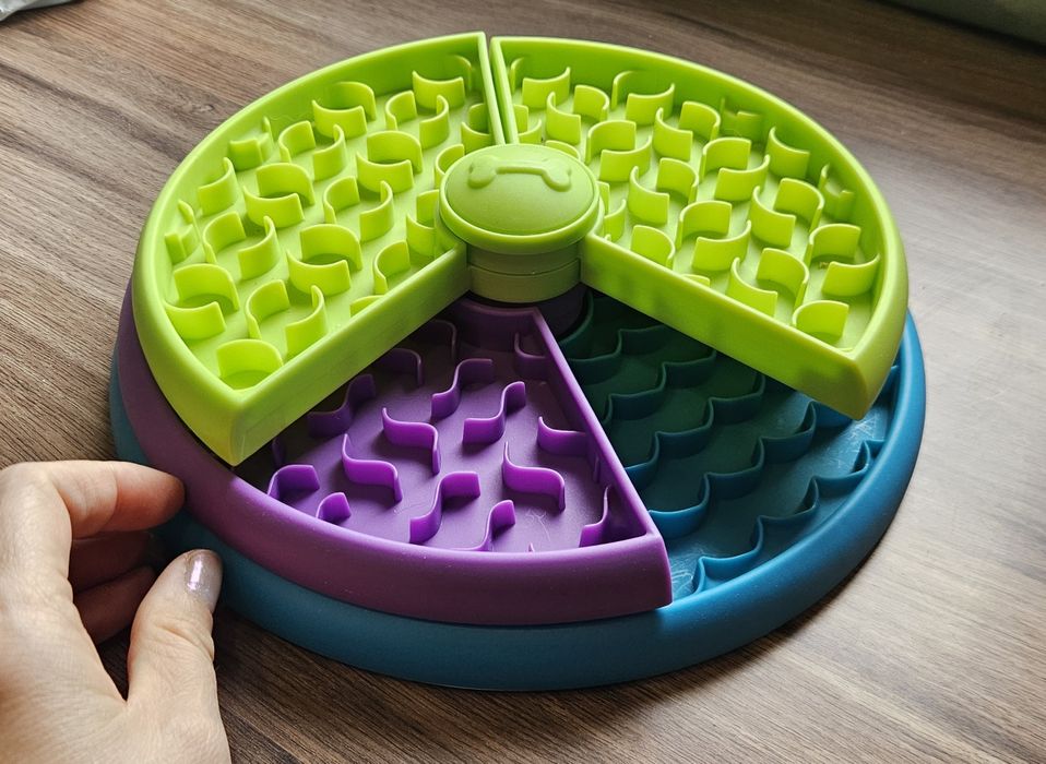 Mata do lizania miska spowalniająca  jedzenie dla psa ruchoma