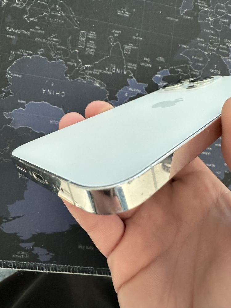 Продам iPhone 13 Pro 256 GB Silver