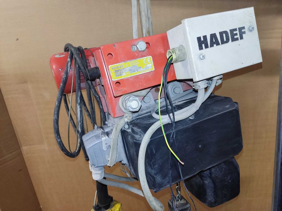 Elektryczny wciągnik łańcuchowy z jazdą 250 500 kg suwnica 0,25t