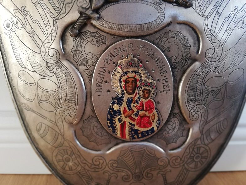 Piękny ryngraf z Matką Boską Częstochowską, polecam, grawerowany