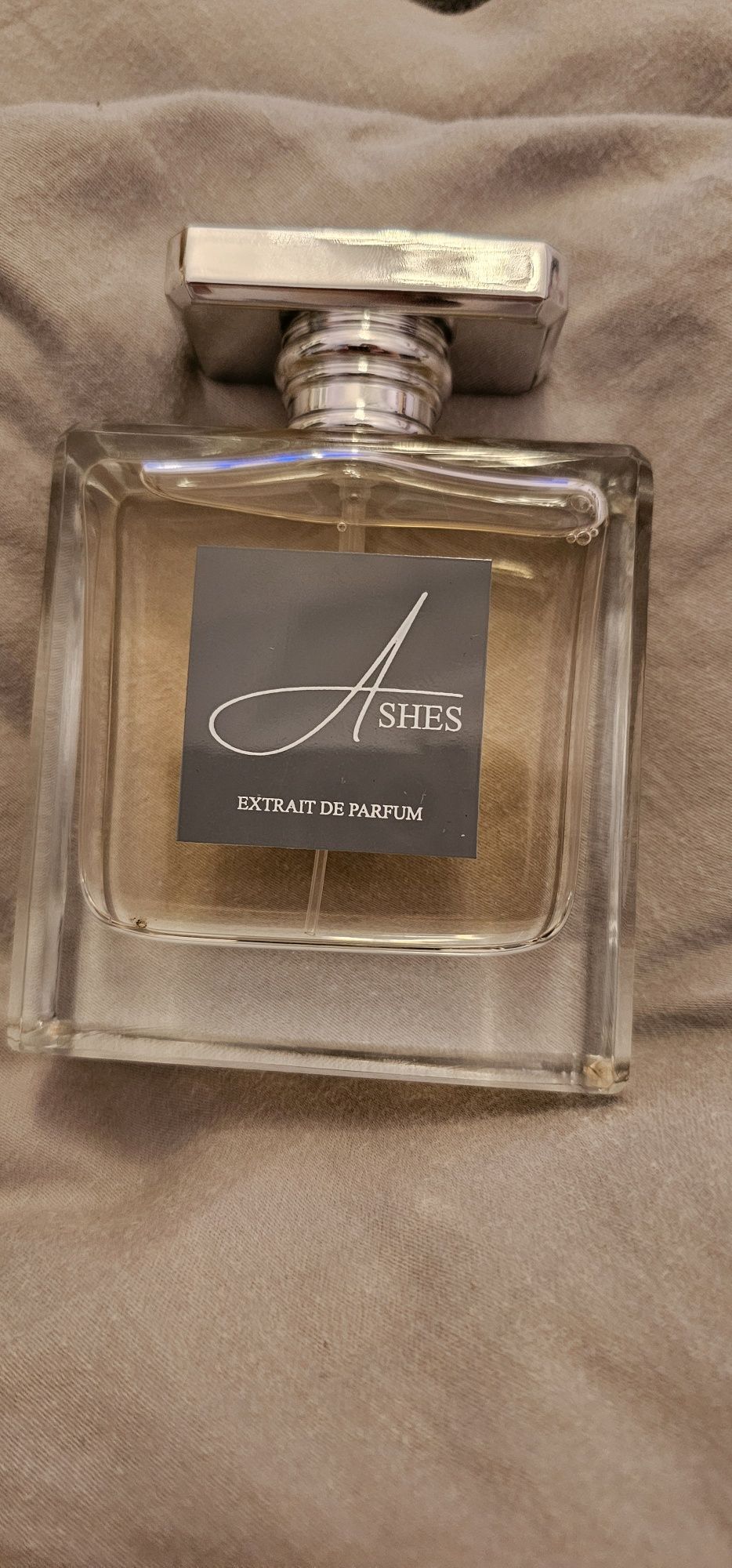 perfumy arabskie Ashes 

Ashes to zapach pełen kontrastów – lek