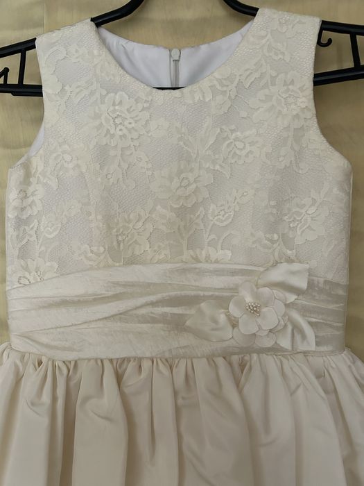 Платье для девочки нарядное изысканное. 9-10 лет.