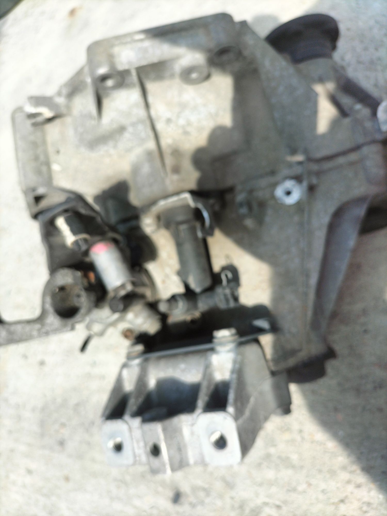 Skrzynia biegów VW golf V 1.4mpi