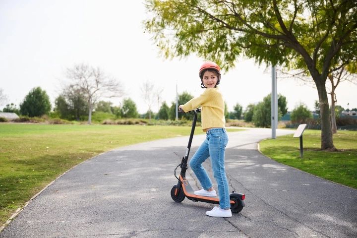 Електросамокат (дитячий) Segway Ninebot C2