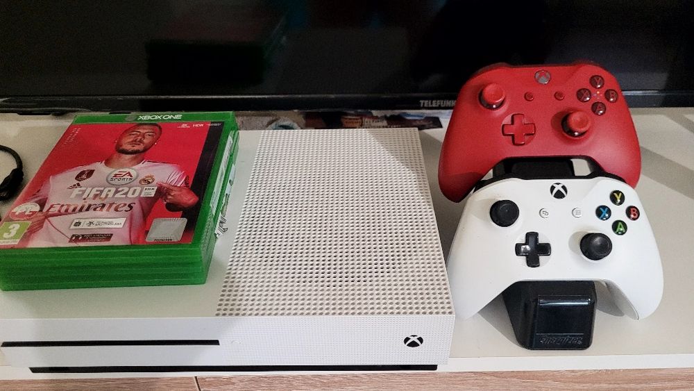 Xbox One S 1 TB BDB stan !