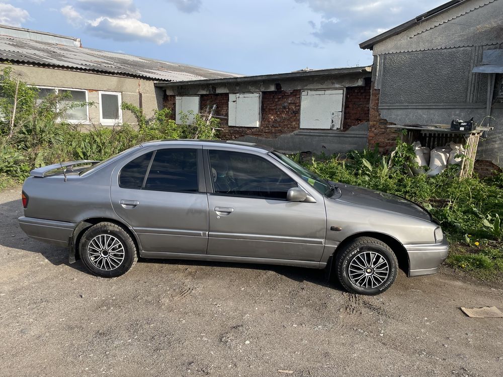 Nissan primera p10