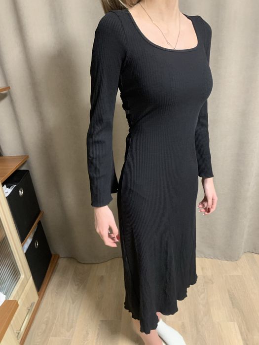 Трикотажне плаття в рубчик