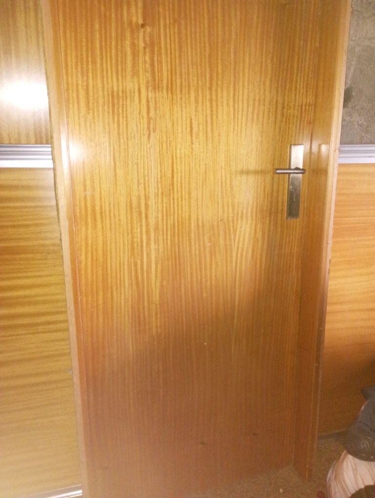 Porta de interior impecável