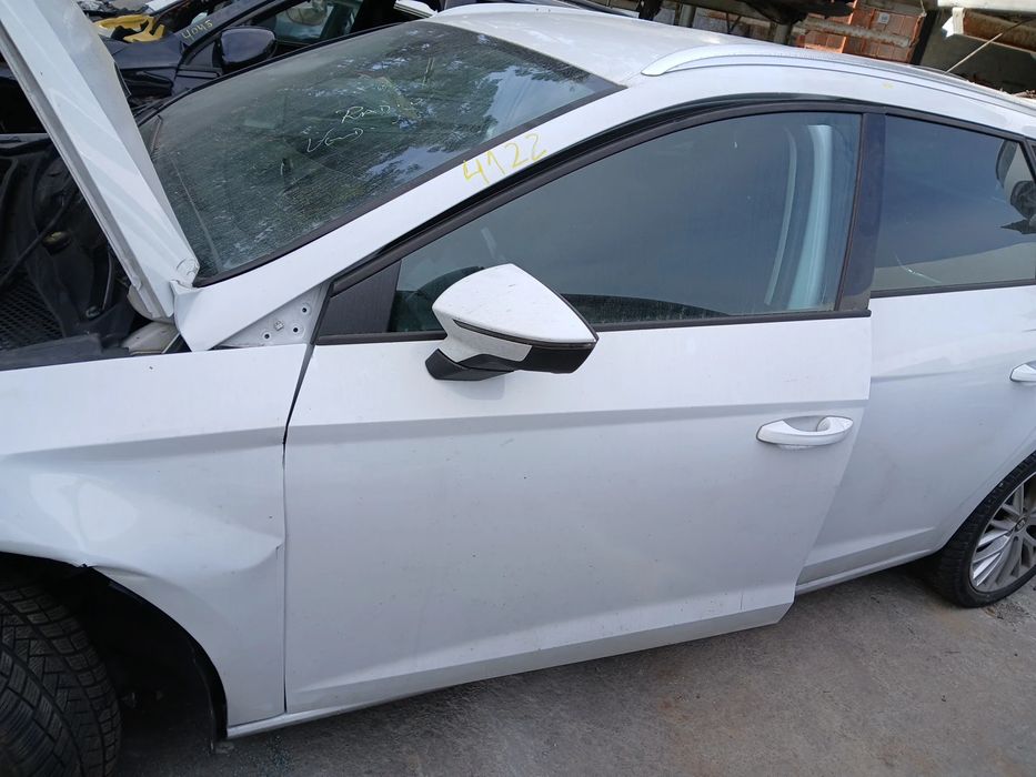 Porta frente esquerda SEAT Leon ST (5F8)
