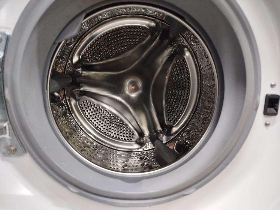 Пральна машина фірми LG, модель F1480QDS