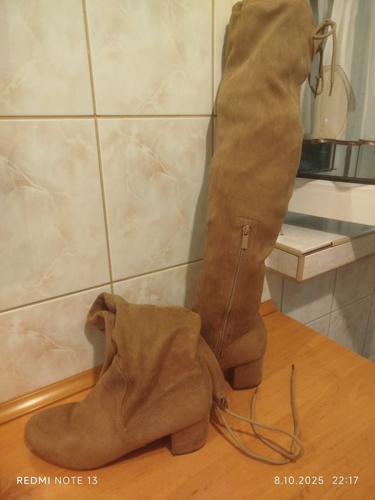 Sprzedam zamszowe długie kozaczki