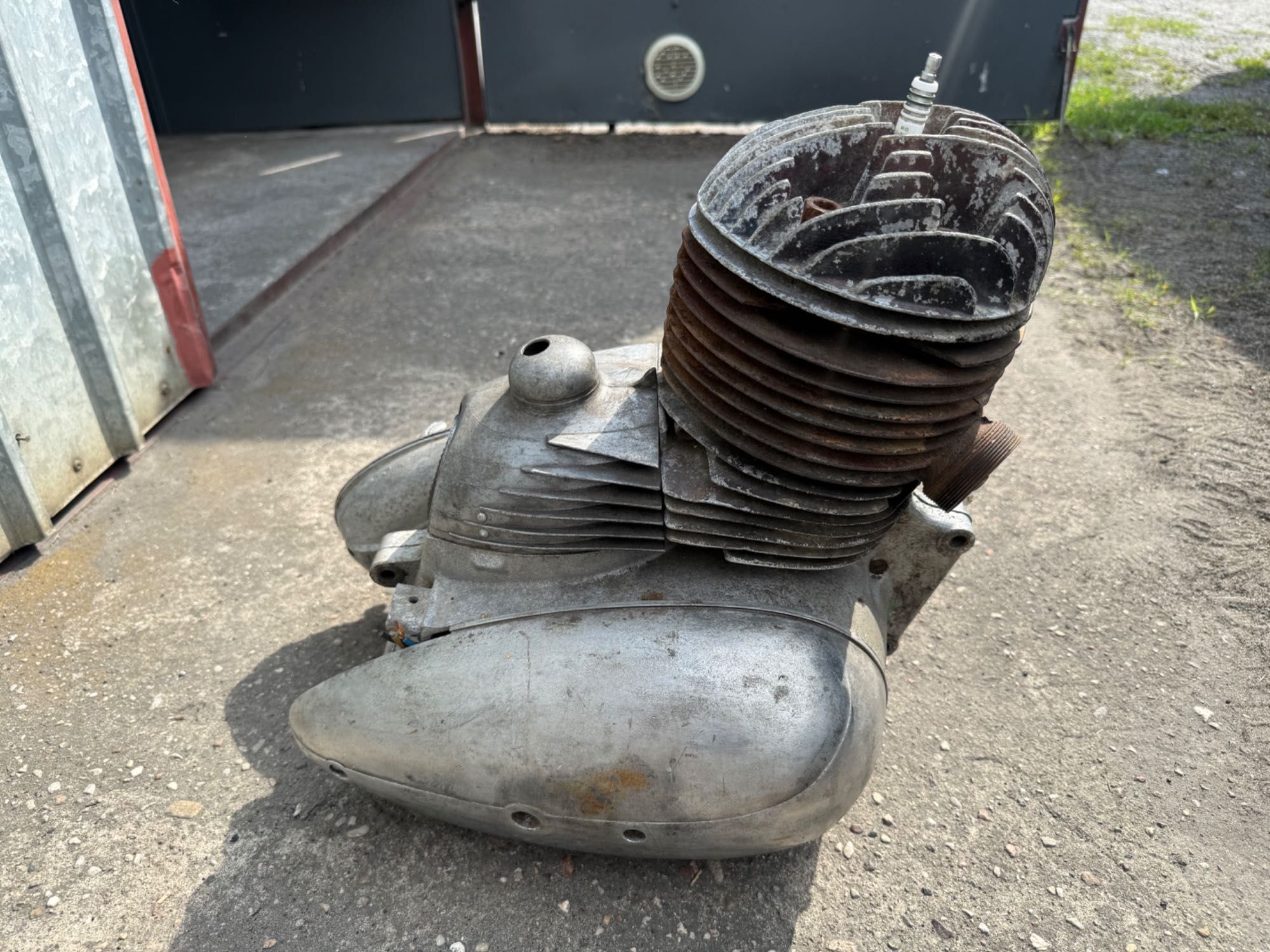 Jawa Perak 250 silnik