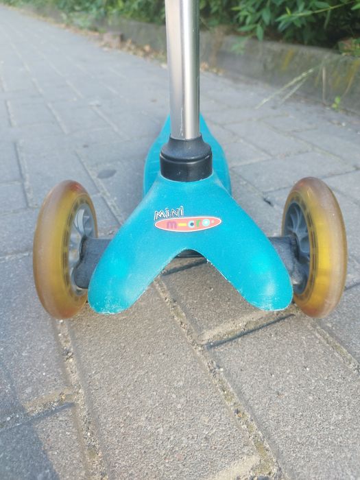 Hulajnoga Micro Mini niebieska zielona balansowa trójkołowa