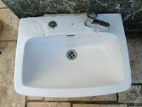 Lavatório casa banho com torneira