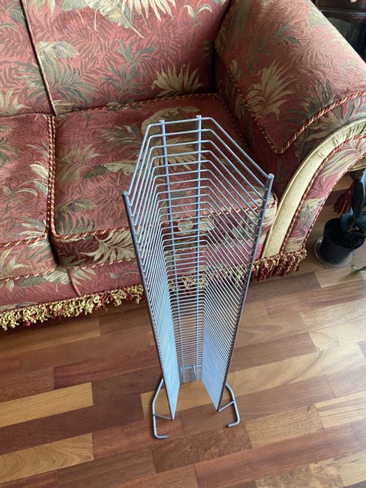Stojak metalowy na płyty CD nie regał
