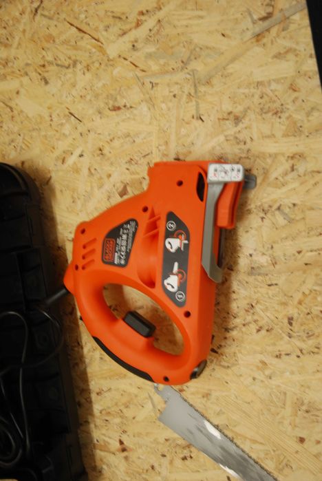Elektryczna pilarka piła Scorpion Black&Decker