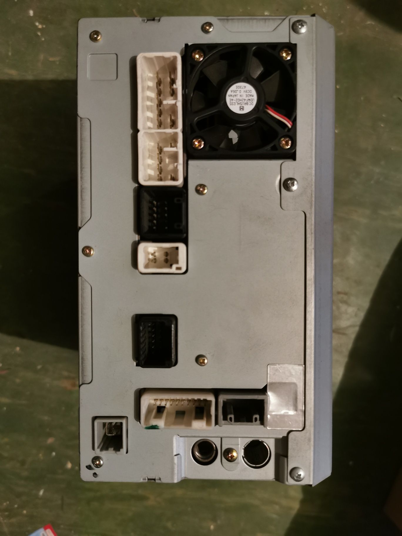 Radio/ panel nawigacji - oryginalne - Toyota Rav 4 II