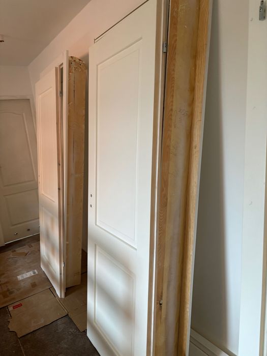 Drzwi drewniane 2 szt kompletne z ościeżnicą i opaska