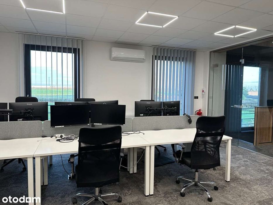 Nowoczesne biuro do wynajęcia w Dąbrówce