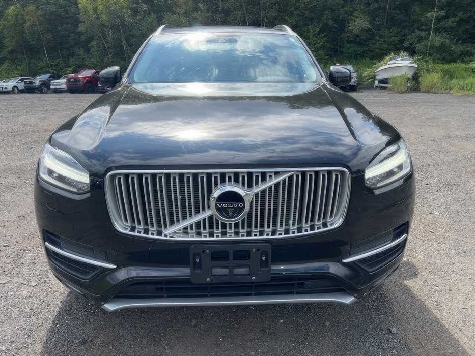 Volvo XC90      2017