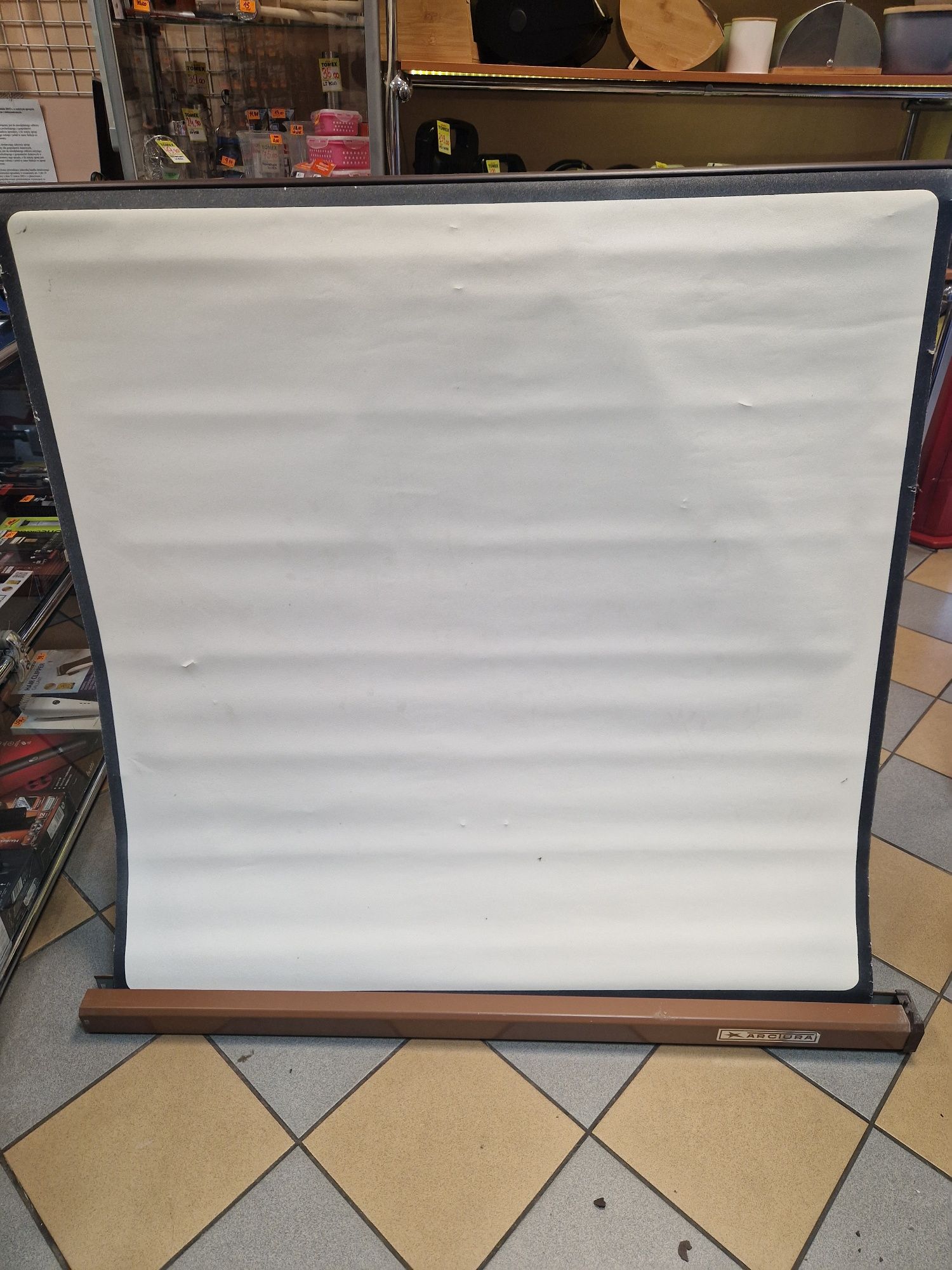 Ekran projekcyjny 125x125 Arctura PRL