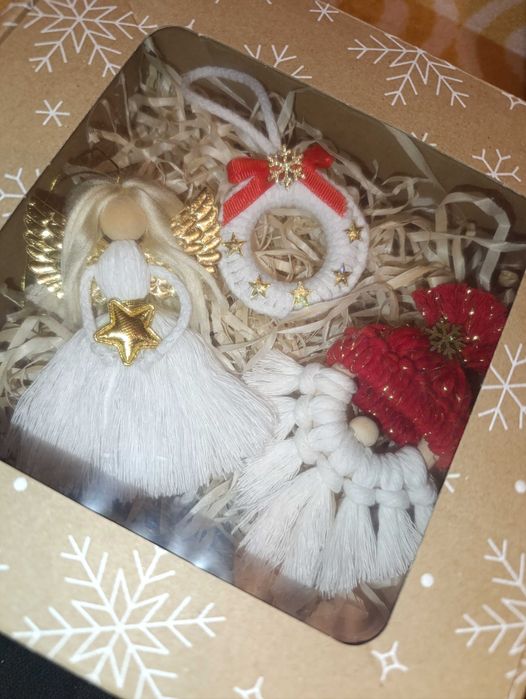 Zestaw ozdób pudełko świąteczne box prezent pod choinkę aniołek skrzat