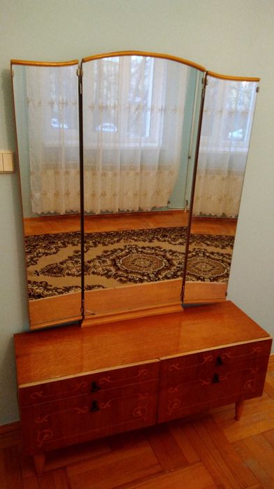 Продам трюмо, зеркало