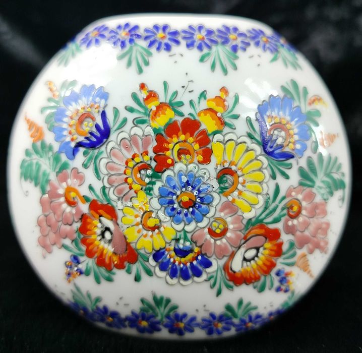 Cepelia Opole ręcznie malowany wazonik porcelana wzory ludowe kwoaty