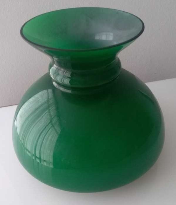 Tulipa em vidro verde para candeeiro