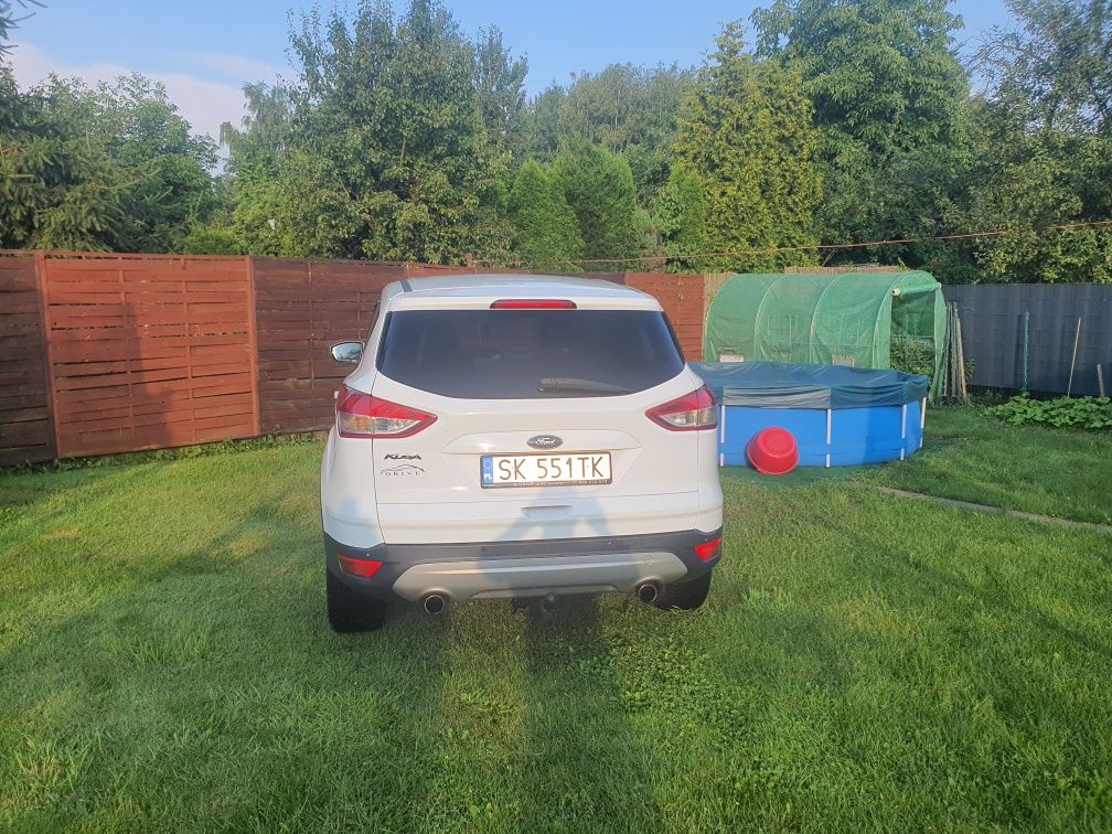 Ford Kuga 2 dobrze wyposażona. Przeczytaj opis