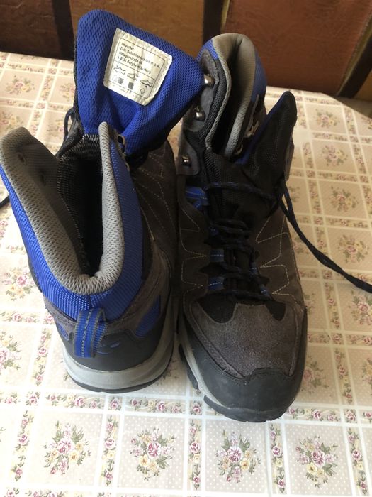 Кроссовки  и ботинки мужские 41, 44 размер