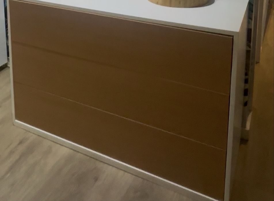 Comoda usada dois meses