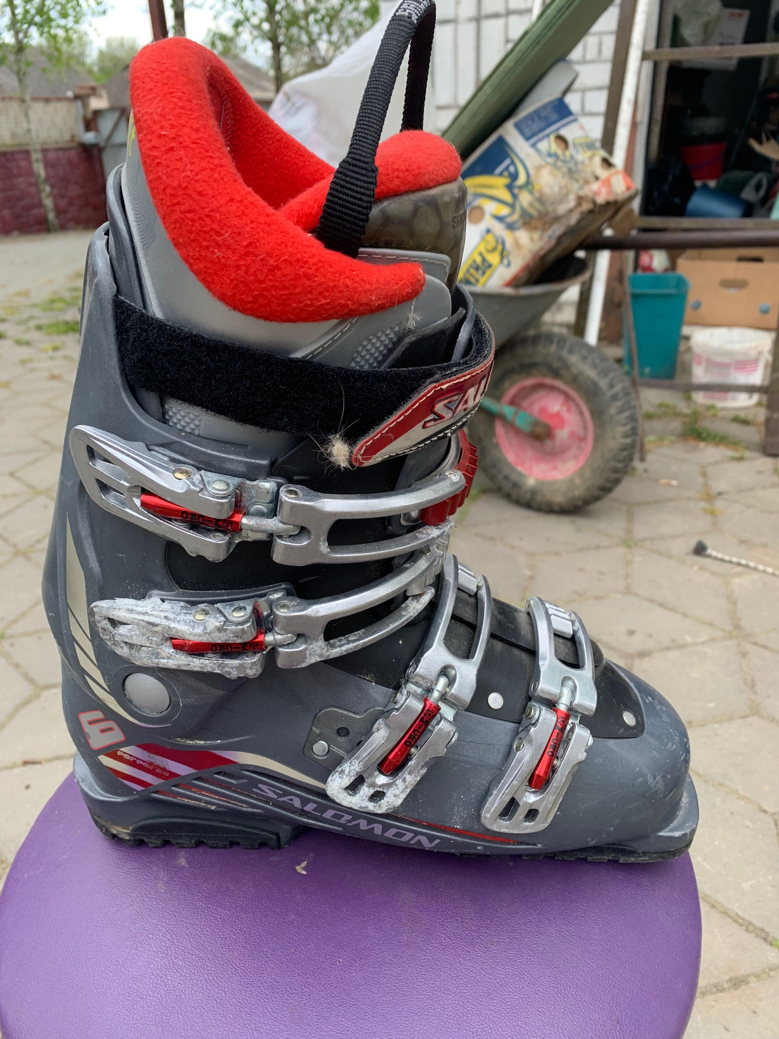 Продам лыжные ботинки