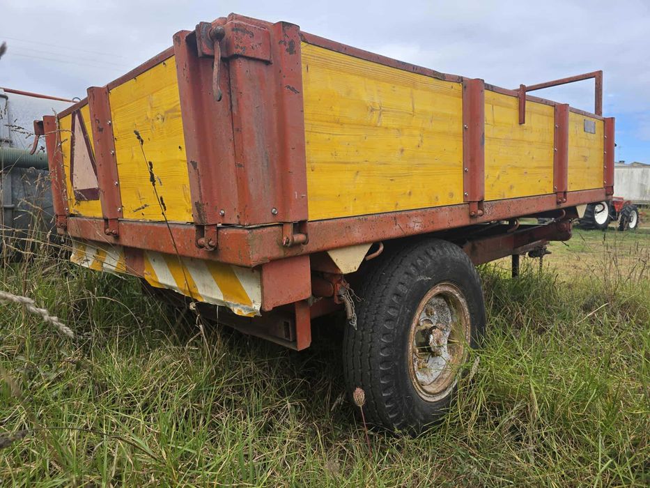 Reboque agricola tri basculante Herculano 3500 kg - usado