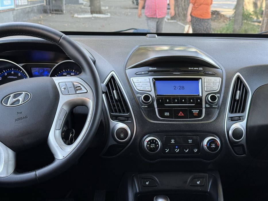 Hyundai Tucson 2013, 2.4 газ/бенз, автомат