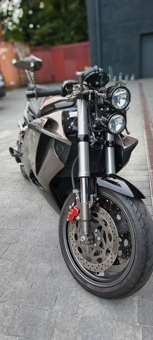 Yamaha FZR Yamaha FZR 1000 Custom po kompletnym remoncie