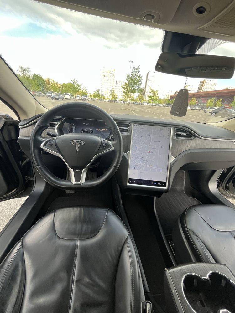 Прокат авто оренда Tesla S аренда для такси