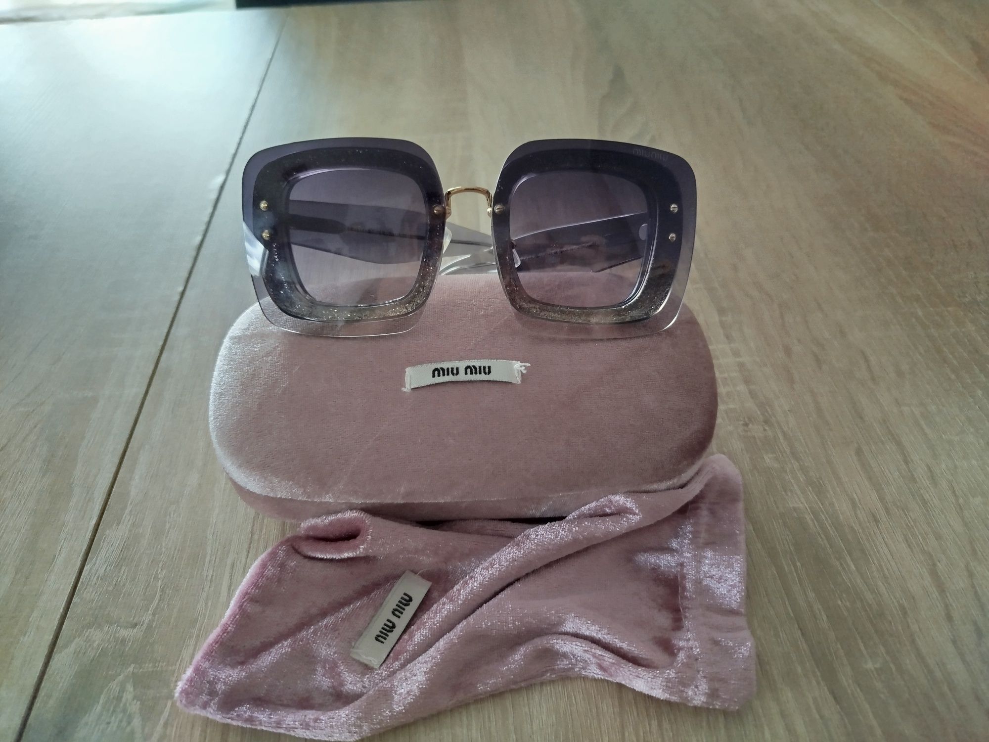 Okulary przeciwsłoneczne Miu Miu