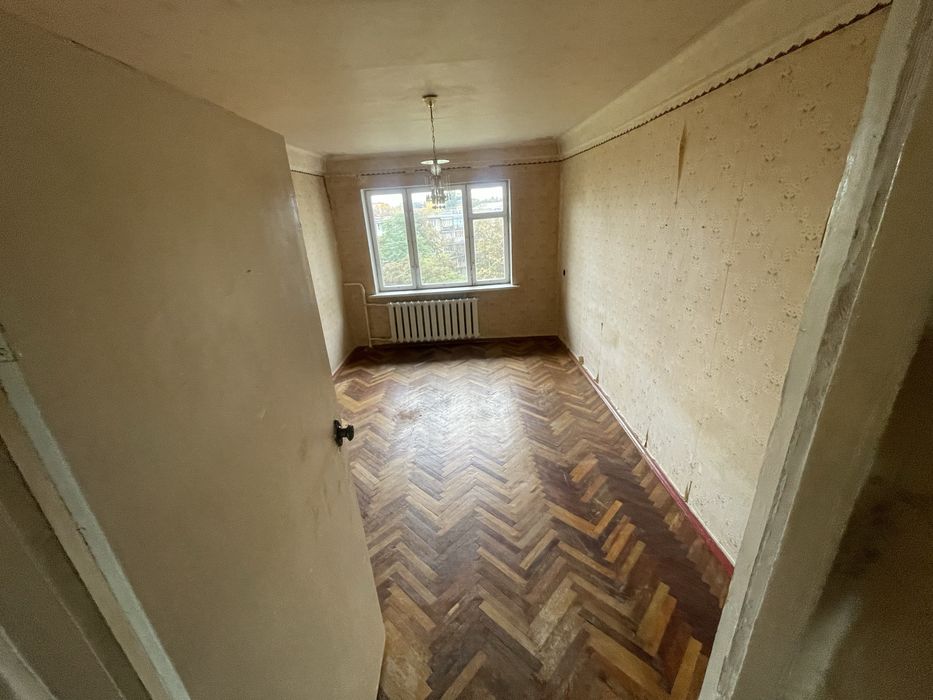 Продаж квартири в Києві біля метро Житомирська