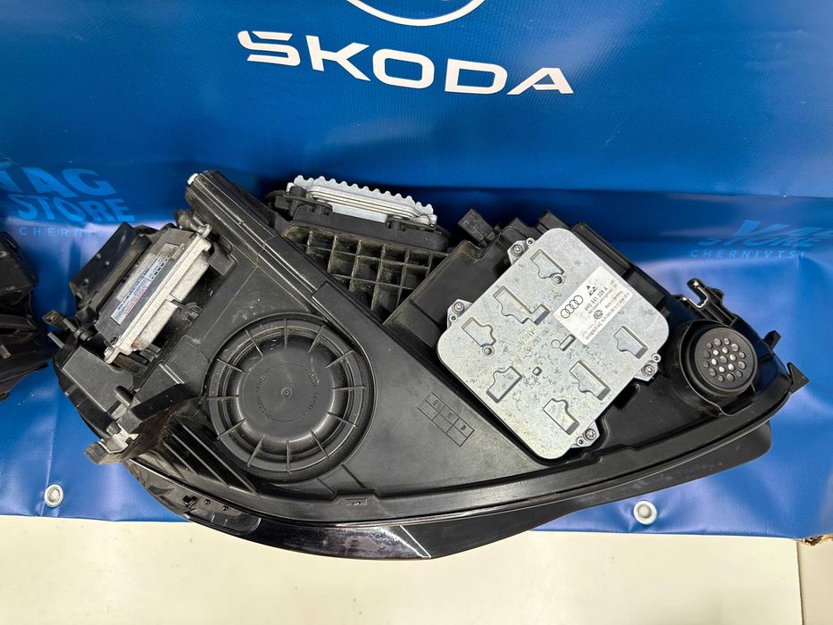 Фари матричні комплектні ліва права Audi A6 C7 рестайл