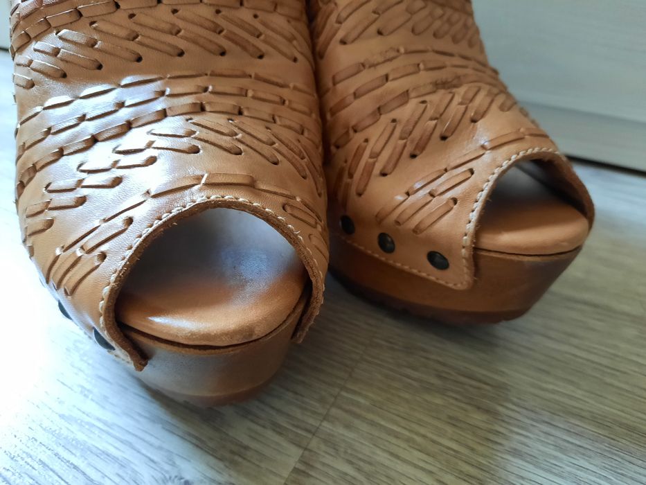 ZARA nowe klapki r 41 skóra i drewniany obcas