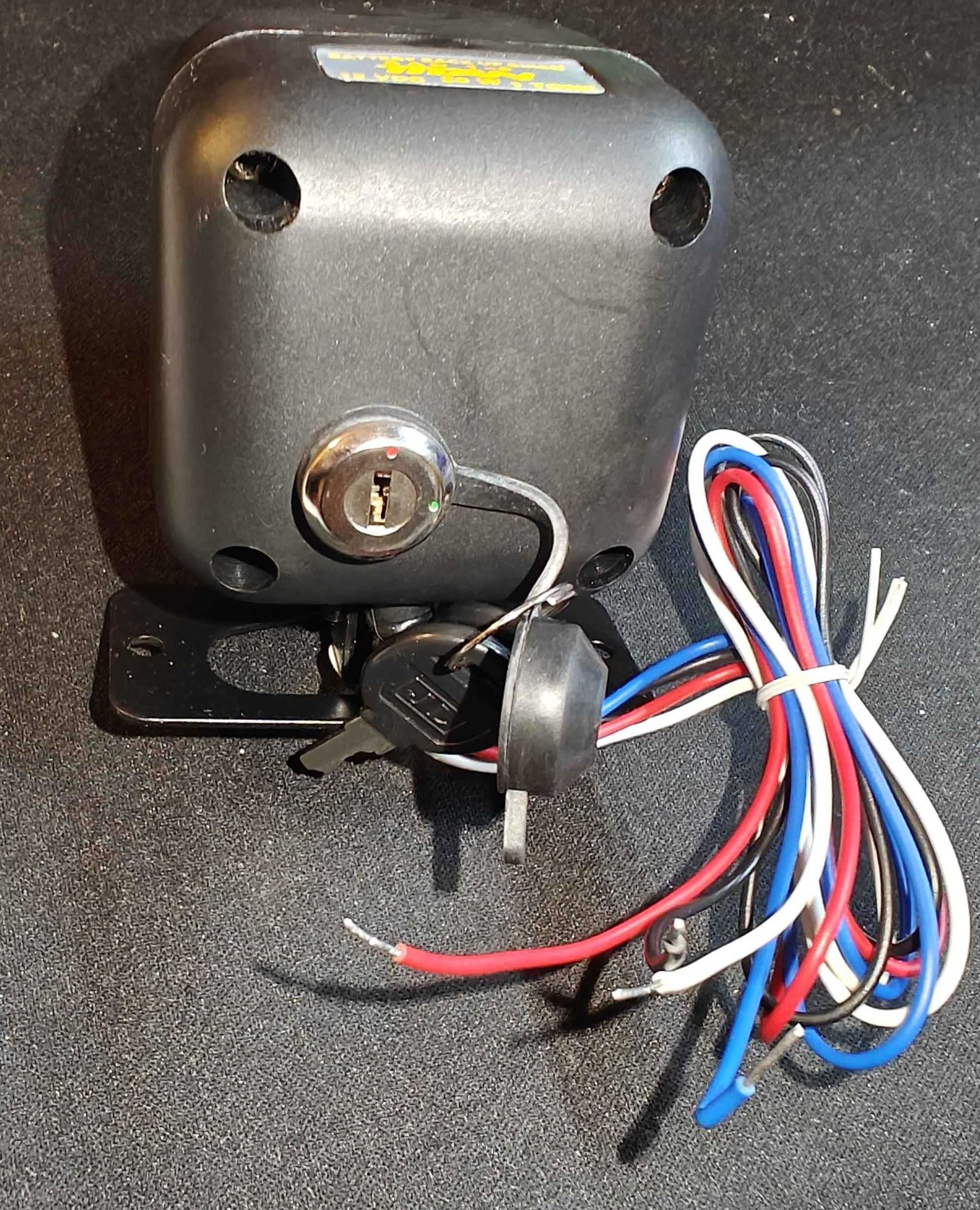 Syrena alarmowa Titan SAD 1-8 (12V, mocna, z własnym zasilaniem)