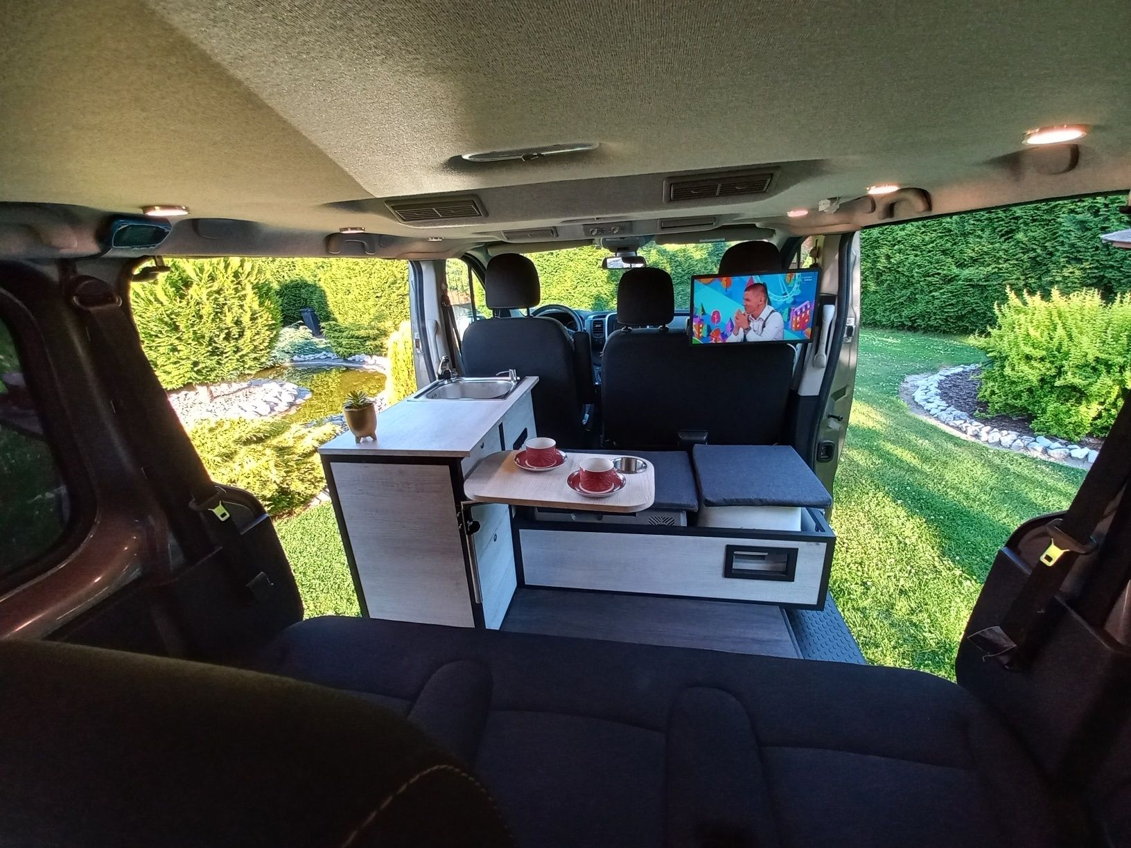 Uchwyt TV do Vivaro, Trafic, Primastar, Fiat Talento, Nissan NV300.