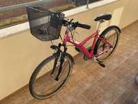 Bicicleta Btwin com cesto