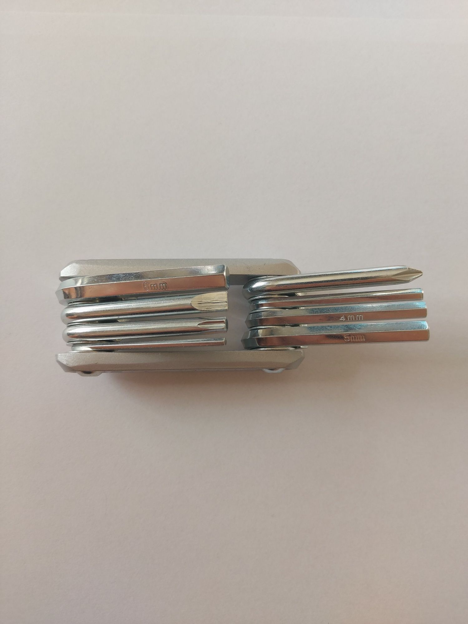 Narzędzie wielofunkcyjne 8w1 rowerowe Multitool imbusy torx śrubokręt
